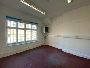 53-55 Vicar Lane, Chesterfield to rent Interior Photo- Image 1 of 7