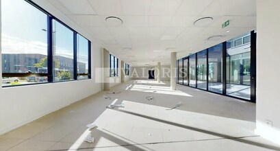 Office in Limonest to rent Interior Photo- Image 2 of 6