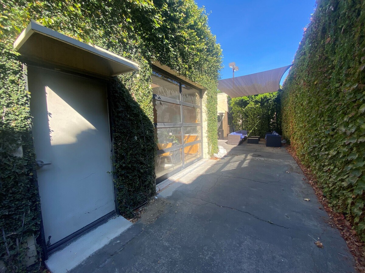 13915 Saticoy St, Van Nuys 91402 Land for Sale UK