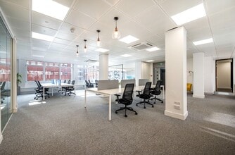 19-21 Great Tower St, London to rent Interior Photo- Image 1 of 10