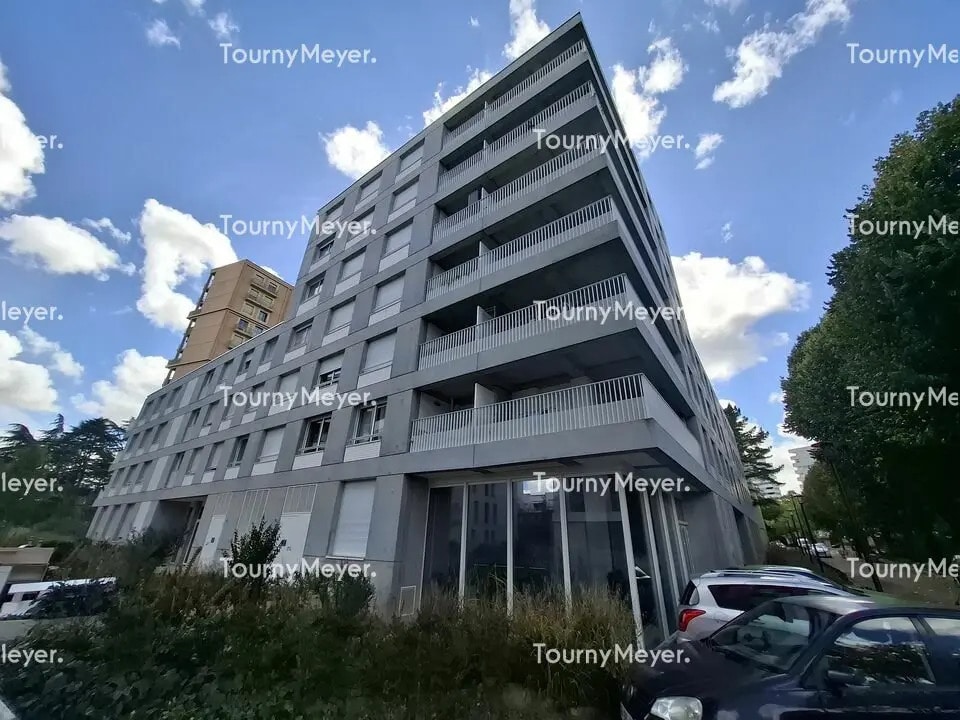 Location Bureaux 61 m² - Photo 1