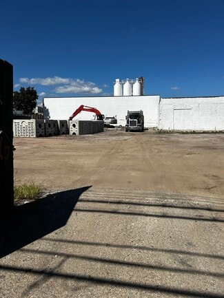 More details for Ideal Parking Lot & Industrial Buildings – for Sale, Bronx, NY