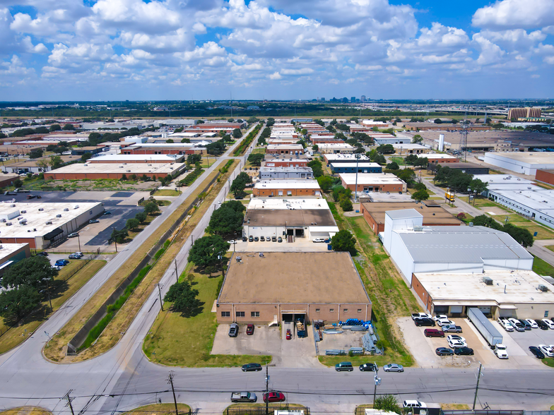 8408 Chancellor Row, Dallas, TX for rent - Building Photo - Image 1 of 11