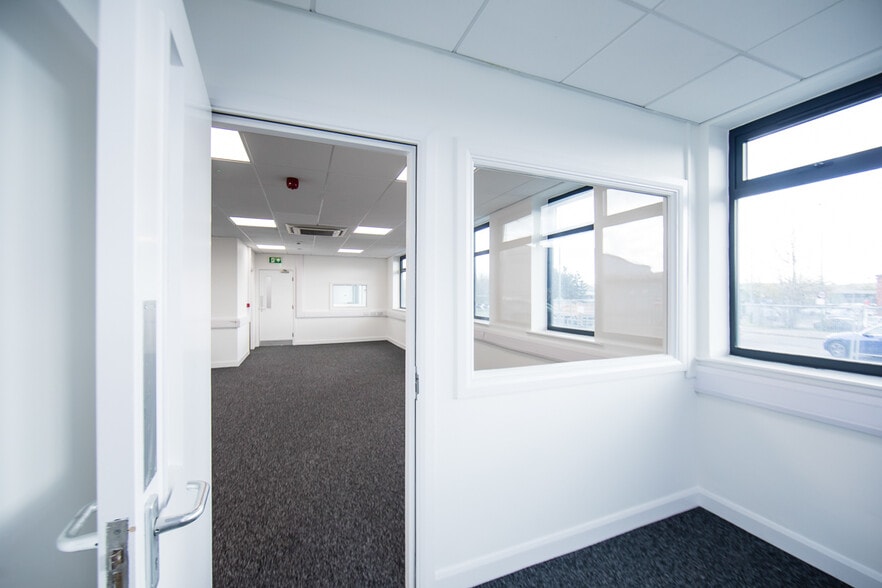 11 Pontefract Ln, Leeds to rent - Building Photo - Image 3 of 10