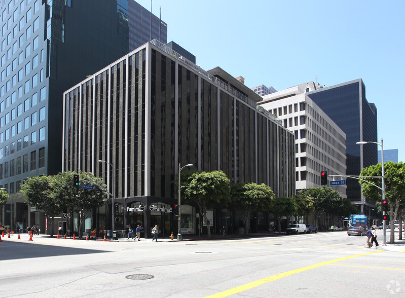 700 Wilshire Blvd, Los Angeles, CA for rent - Building Photo - Image 2 of 6