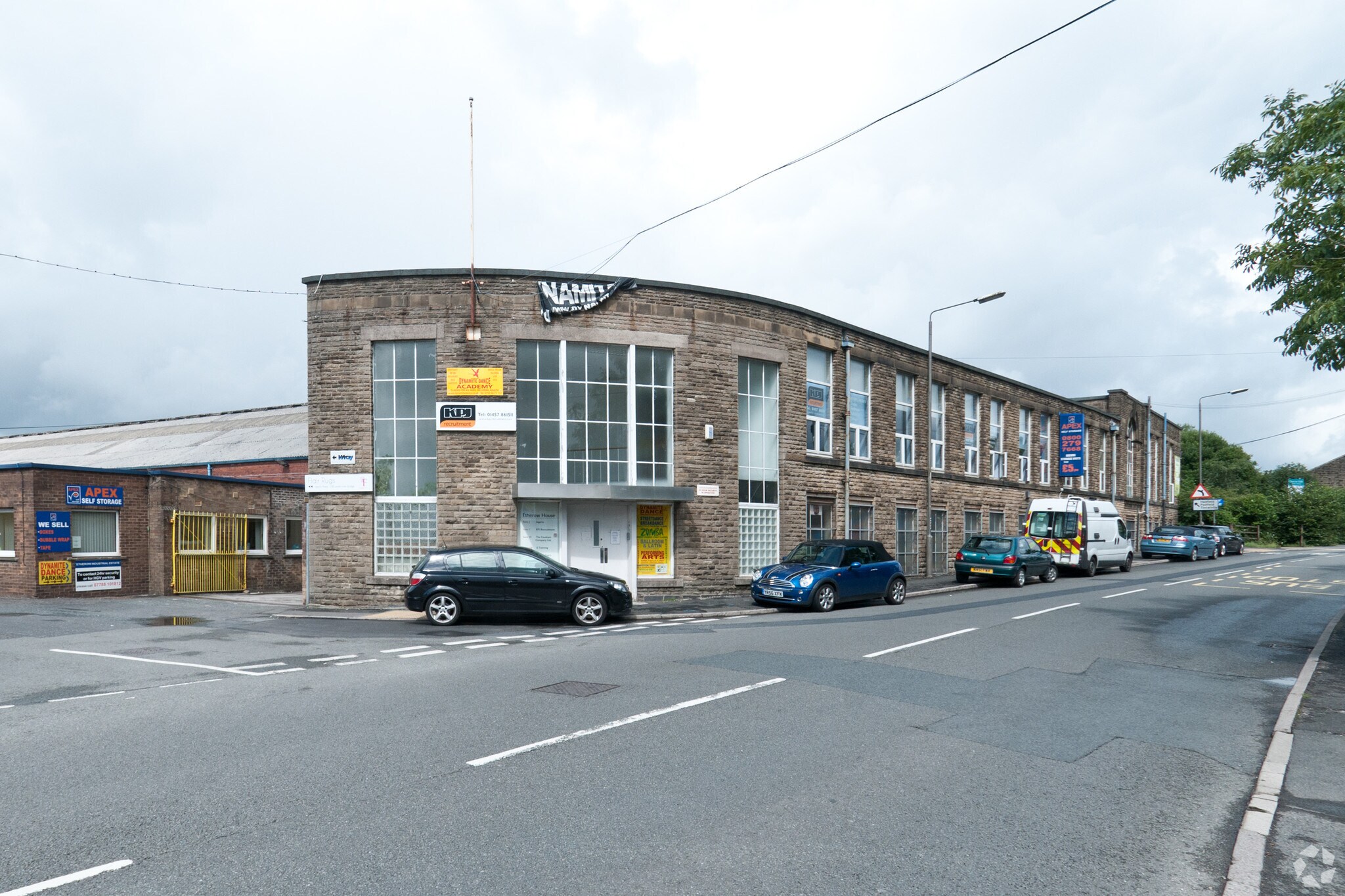 Woolley Bridge Rd, Glossop for sale Primary Photo- Image 1 of 1