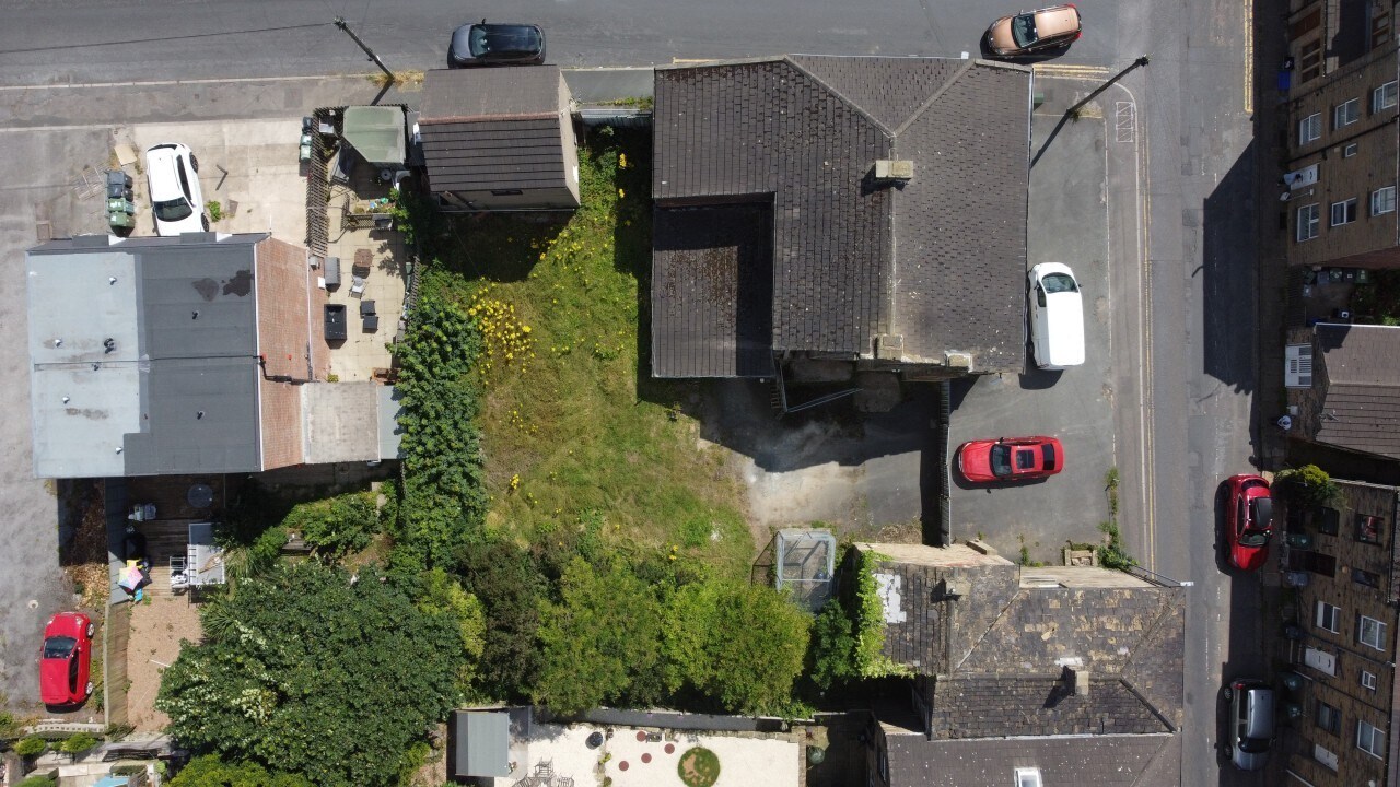 21-23 High St, Batley to rent Building Photo- Image 1 of 3