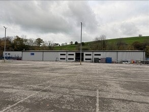E Link, Mitcheldean to rent Building Photo- Image 2 of 2