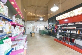 Retail in Tarragona, Tarragona to rent Interior Photo- Image 1 of 12