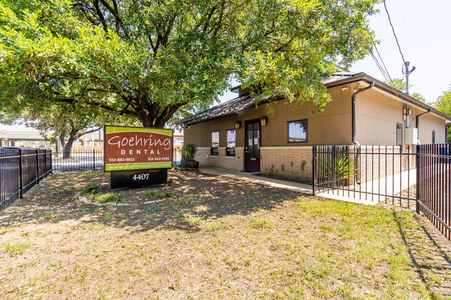 4407 Menchaca Rd, Austin, TX for rent - Primary Photo - Image 3 of 8