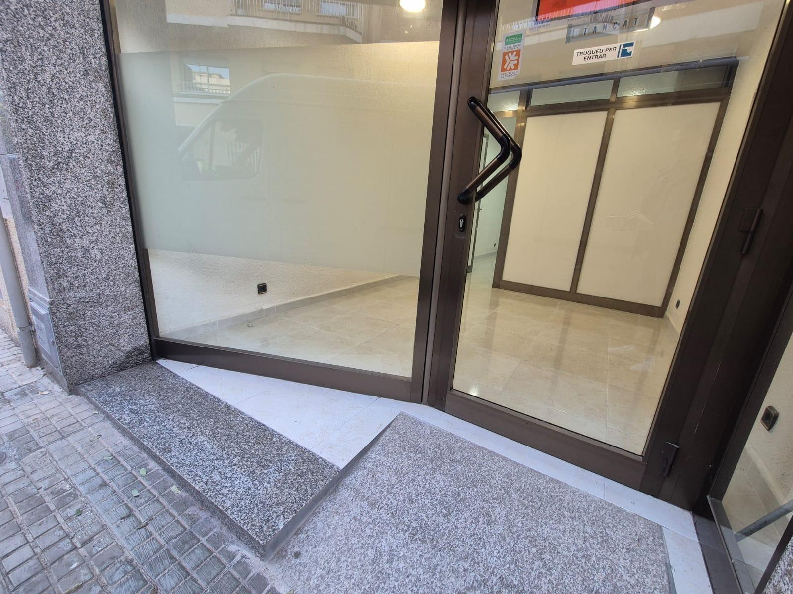 Retail in Vilafranca del Penedès, Barcelona to rent Primary Photo- Image 1 of 3