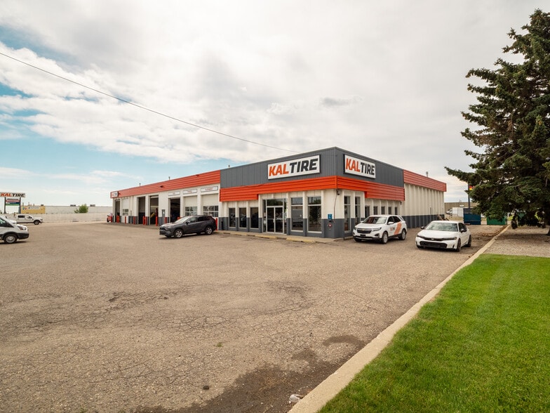 Kal Tire Property Portfolio | Tranche 3 portfolio of 1 properties for sale on LoopNet.co.uk - Primary Photo - Image 1 of 8