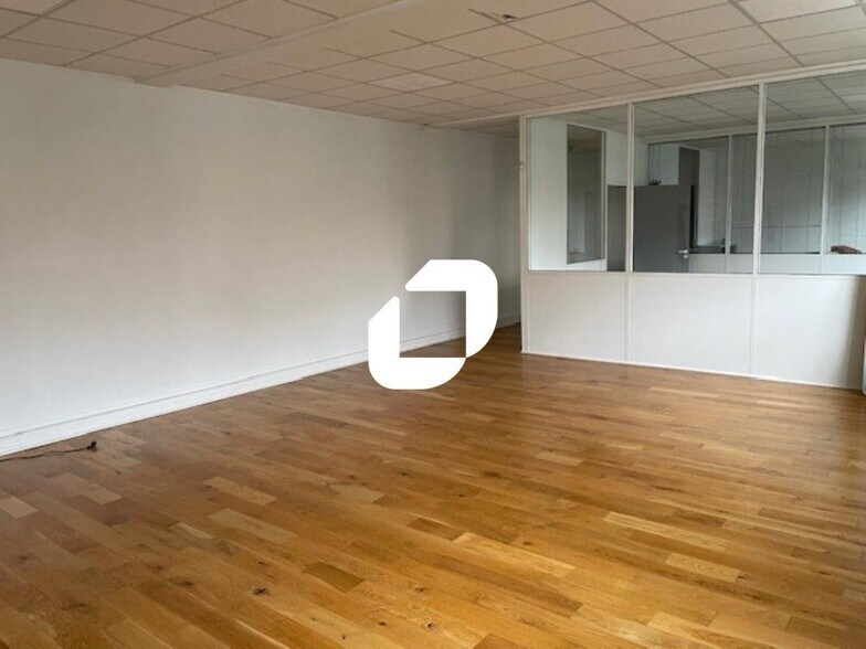 Office in Alfortville to rent - Interior Photo - Image 2 of 26