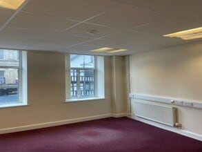 17-18 High St, Newport to rent Interior Photo- Image 1 of 3