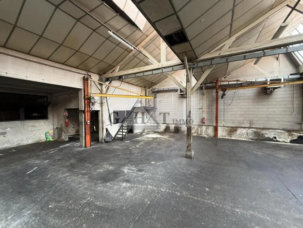 Light Industrial in Bagnolet for sale Interior Photo- Image 1 of 16