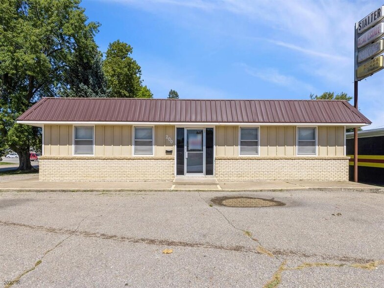 200 E 2nd Ave, Indianola, IA for sale - Building Photo - Image 1 of 1