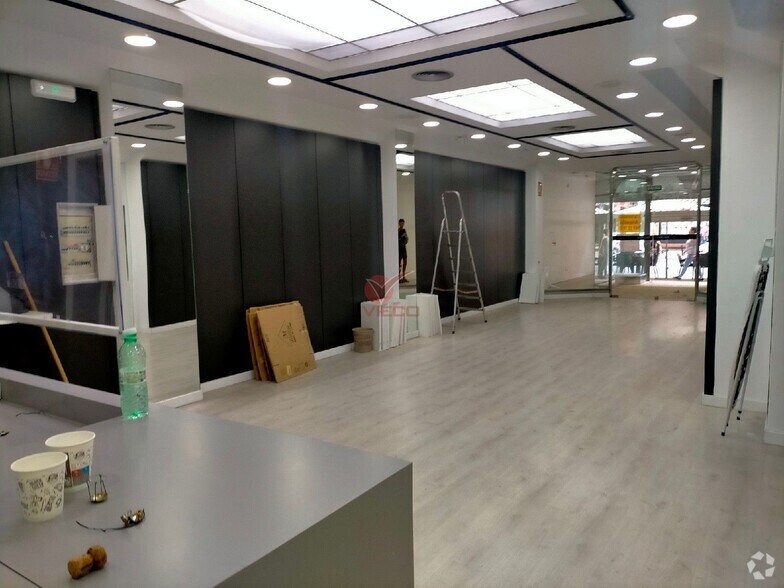 Retail in Cuenca, Cuenca to rent - Interior Photo - Image 1 of 1