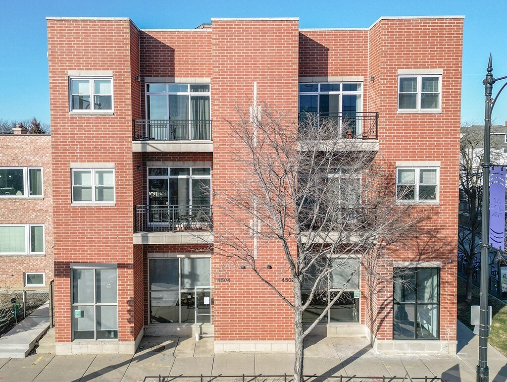 4504 W Irving Park Rd, Chicago, IL for sale Building Photo- Image 1 of 1