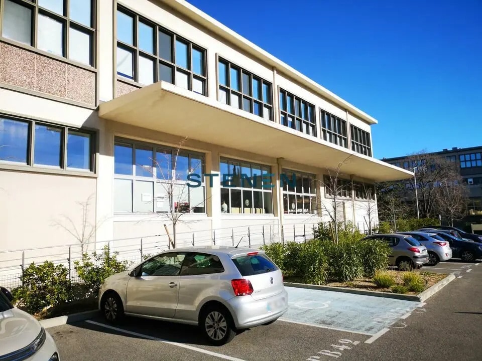 Office in Marseille to rent Building Photo- Image 1 of 5