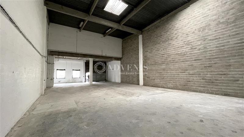 Light Industrial in Lognes to rent - Interior Photo - Image 1 of 11