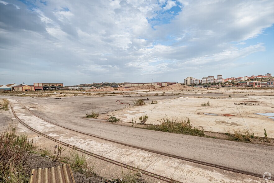 Enparantza Urbinaga, 3025, Sestao, Vizcaya to rent - Primary Photo - Image 2 of 3