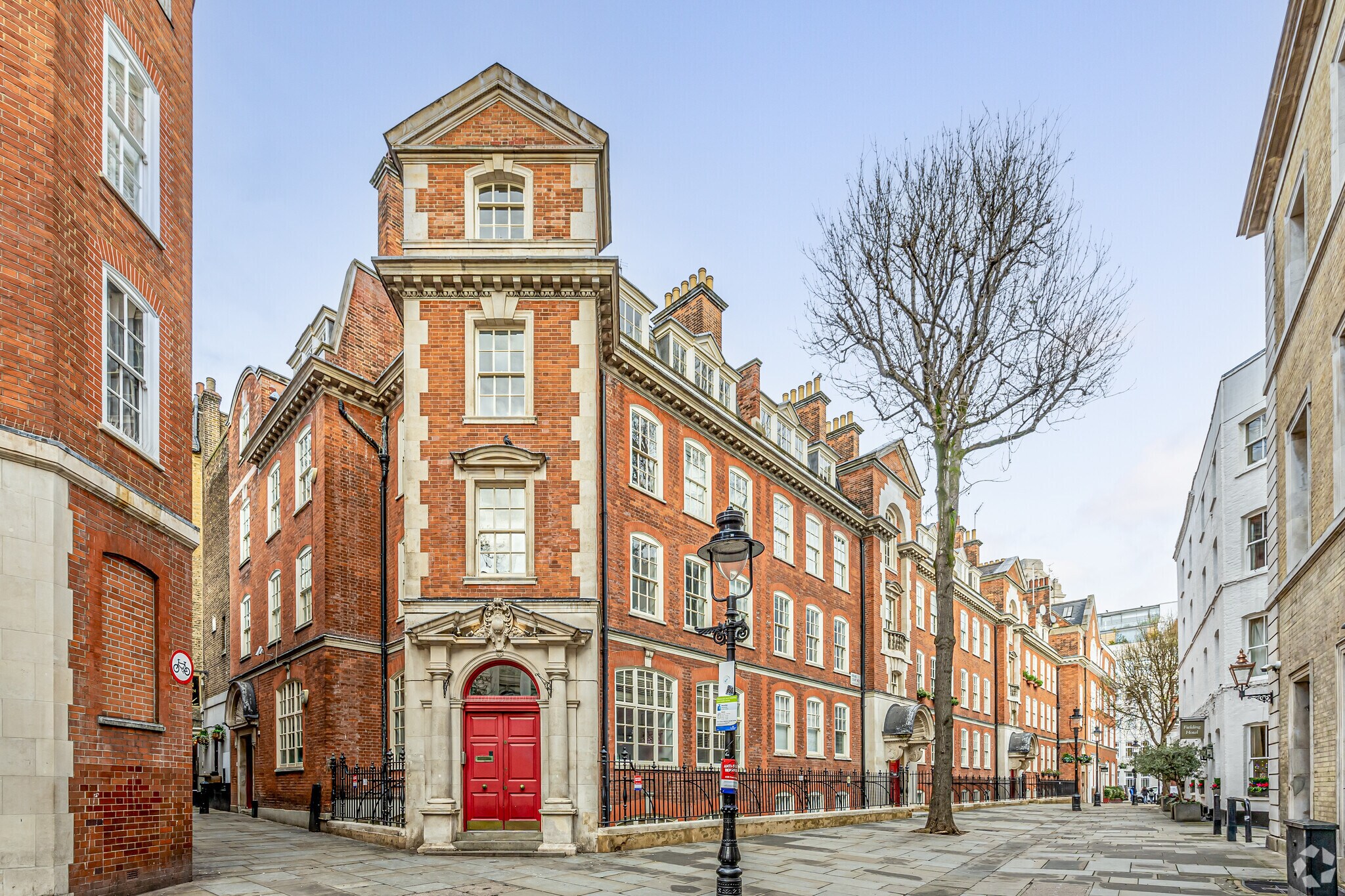 11-19 Broad Ct, London for sale Primary Photo- Image 1 of 1