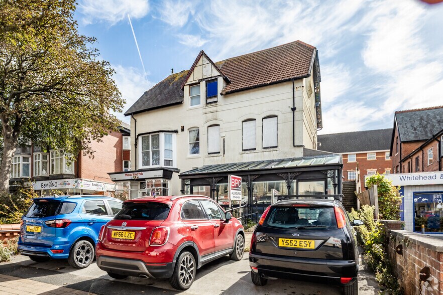 39 Wood St, Lytham St Annes for sale - Building Photo - Image 2 of 3