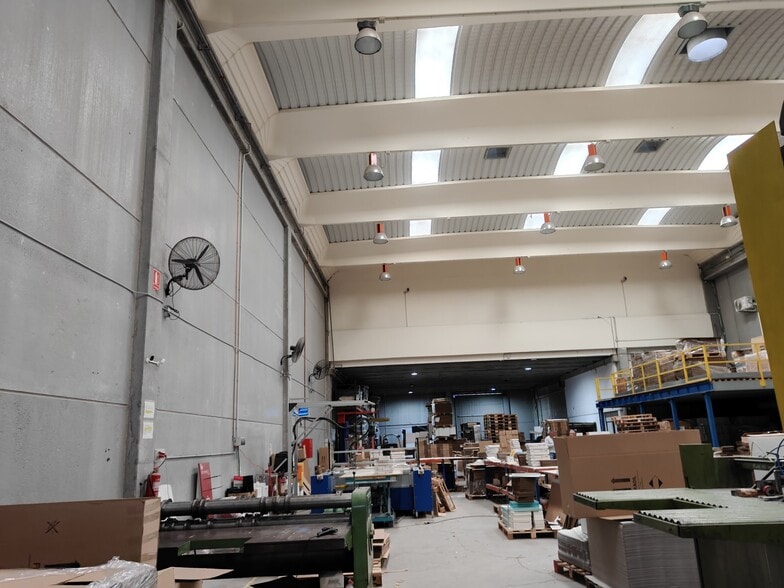 Industrial in Viladecans, Barcelona to rent - Building Photo - Image 1 of 24