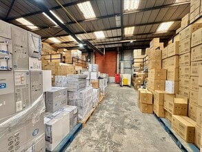 1 Edward St, Salford to rent Interior Photo- Image 2 of 3