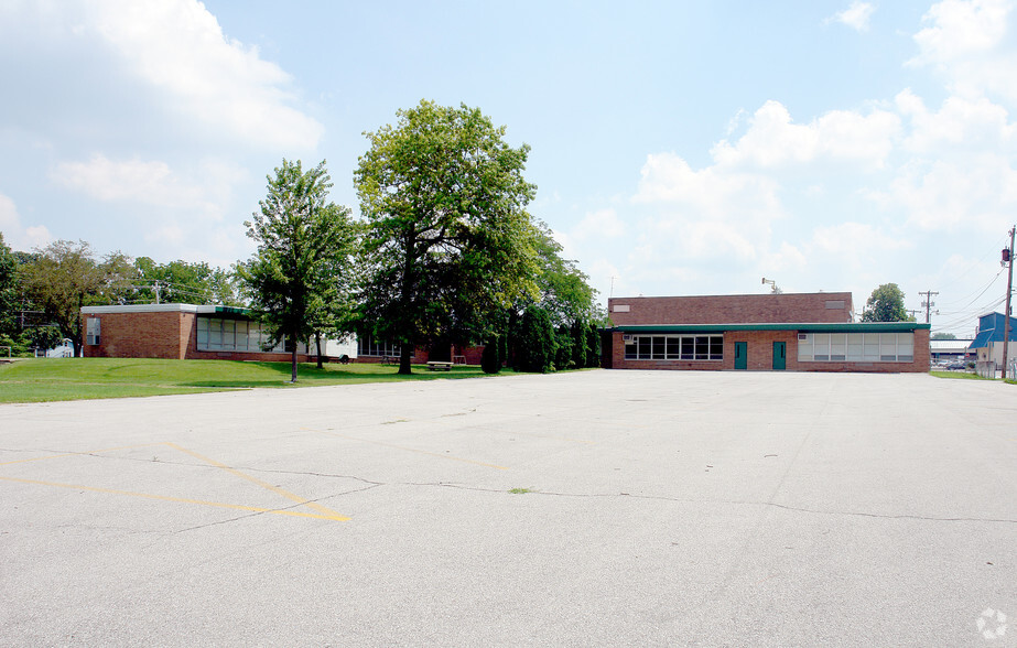 1901 N Walnut St, Muncie, IN for rent - Building Photo - Image 2 of 2