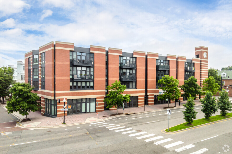 3800 Lee Hwy, Arlington, VA for rent - Building Photo - Image 1 of 3