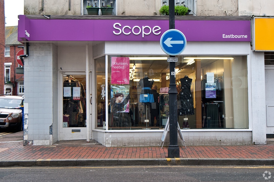 11-11A Seaside Rd, Eastbourne to rent - Building Photo - Image 2 of 3