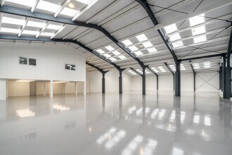 Wharf Ln, Basildon to rent Interior Photo- Image 2 of 6
