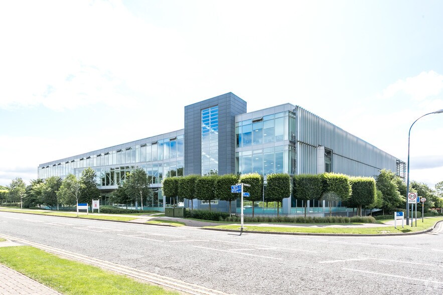 Park Ave, Almondsbury to rent - Building Photo - Image 1 of 1