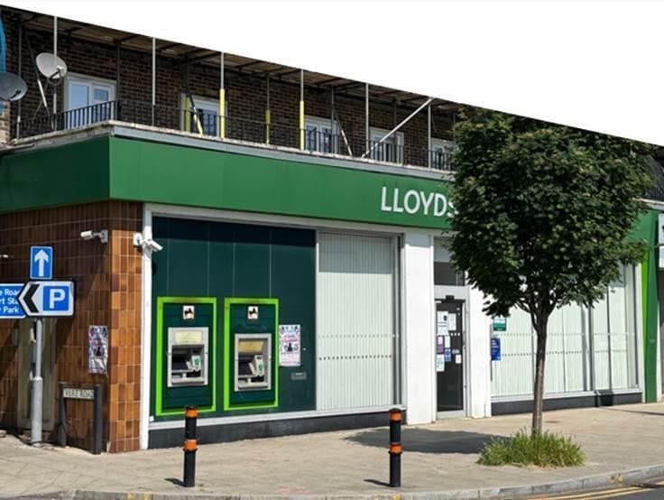 11-13 The Broadway, Loughton to rent - Primary Photo - Image 1 of 15