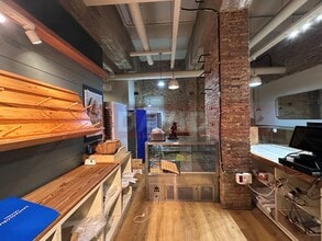 Retail in Barcelona, Barcelona to rent Interior Photo- Image 1 of 6