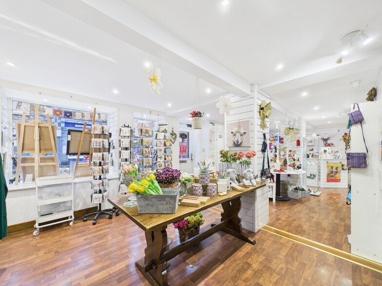 52 High St, Dalbeattie for sale - Interior Photo - Image 2 of 5