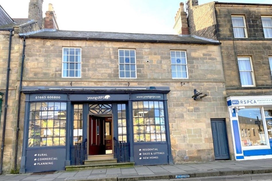 31-33 Bondgate Within, Alnwick for sale Primary Photo- Image 1 of 1