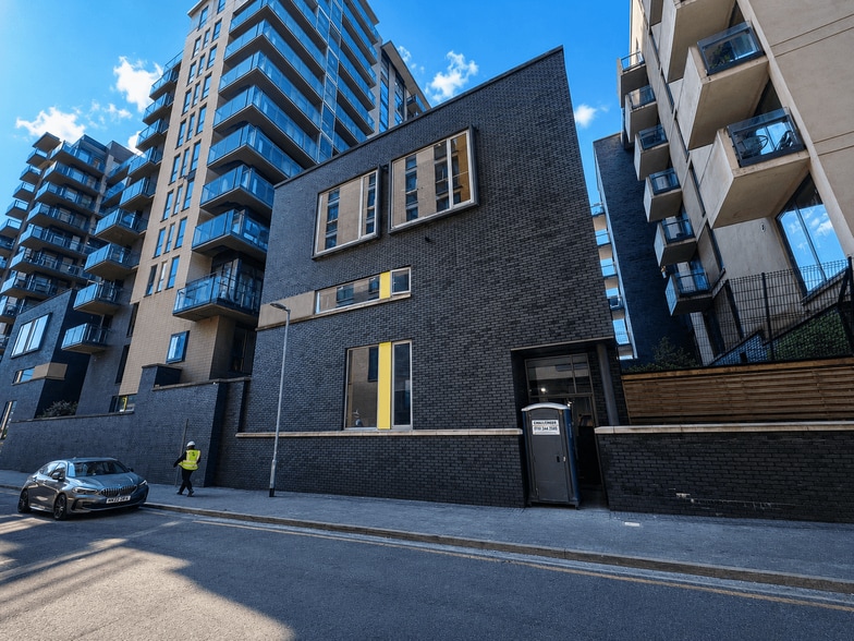 3 King St, Salford to rent - Building Photo - Image 1 of 3