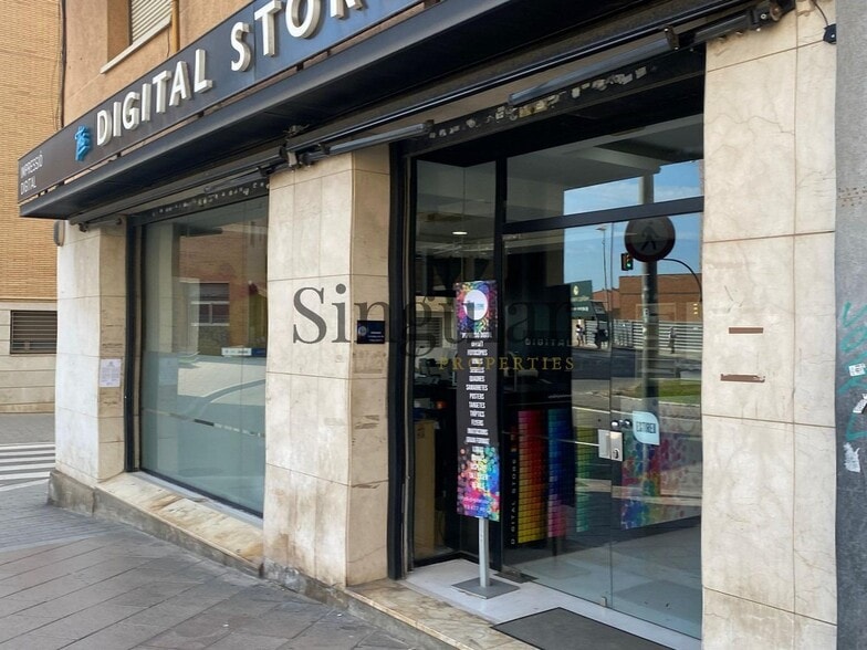 Retail in Sant Joan Despí, Barcelona to rent - Building Photo - Image 2 of 6