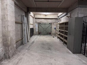 35 Forest Hl, Yeovil to rent Interior Photo- Image 2 of 2