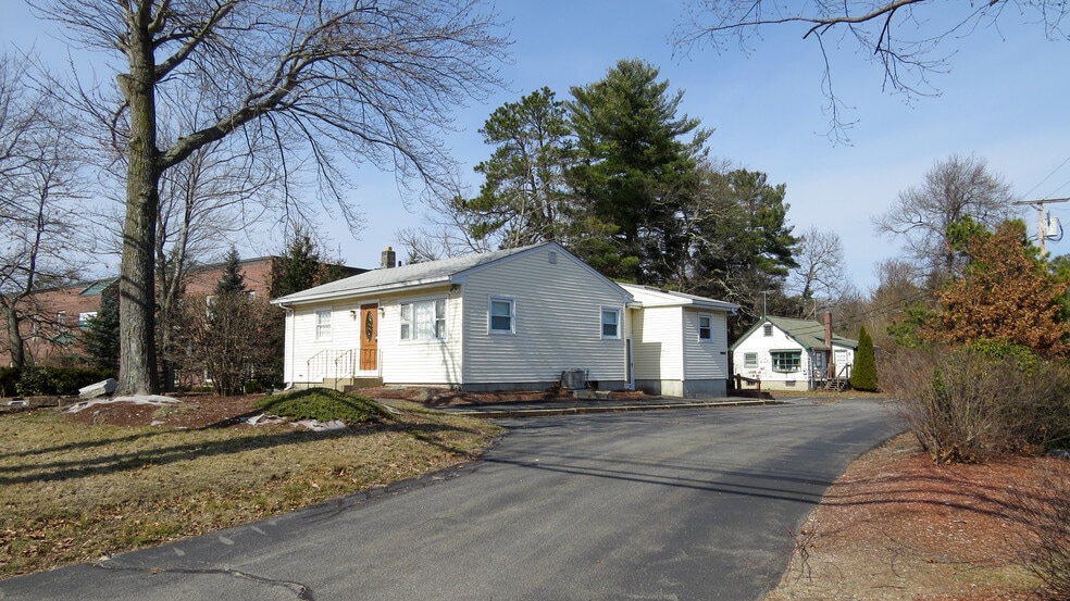 613 Amherst St, Nashua, NH for sale - Building Photo - Image 2 of 5