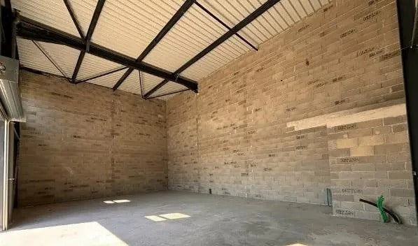 Light Industrial in Vedène for sale - Interior Photo - Image 2 of 3
