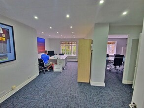 41-43 Church Rd, London to rent Interior Photo- Image 2 of 2