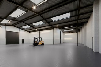 1-8 Dawson Rd, Milton Keynes to rent Interior Photo- Image 1 of 2