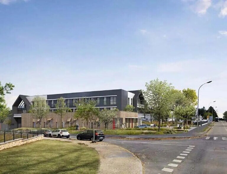 Office in Plaisir to rent - Building Photo - Image 2 of 13