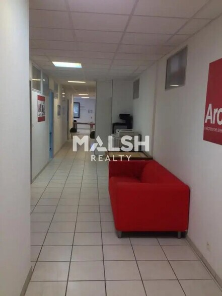 Office in Meyzieu to rent - Building Photo - Image 3 of 41