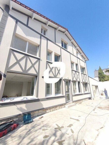 Office in Bry-sur-Marne to rent - Building Photo - Image 1 of 7