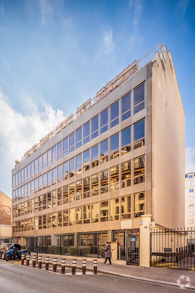 Office in Neuilly-sur-Seine to rent - Building Photo - Image 2 of 17