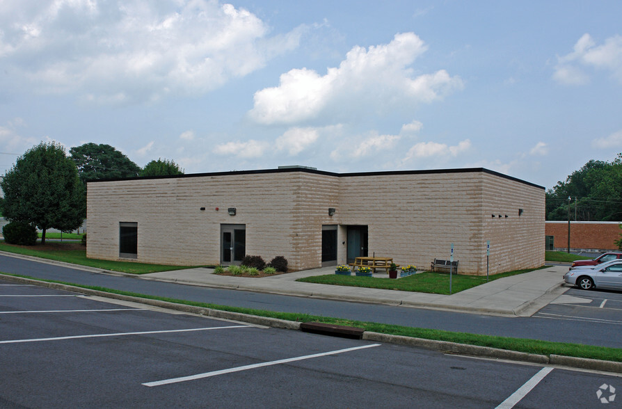 146 E Ward St, Asheboro, NC for sale - Primary Photo - Image 1 of 1